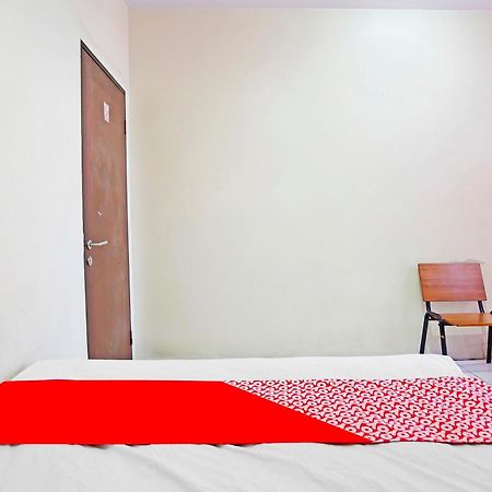 Oyo 91415 De Wijaya Hotel シドアルジョ エクステリア 写真
