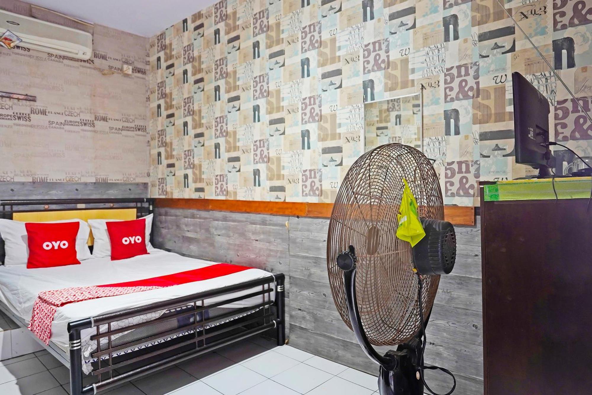 Oyo 91415 De Wijaya Hotel シドアルジョ エクステリア 写真